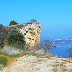 P1180824   Primi arrivi sul Sasso, h. 11.00 .